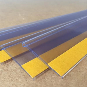 Átlátszó, öntapadós árcímke tartó 60*1000 mm fém polcokra